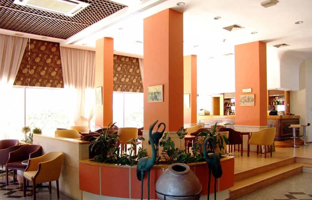 Flamingo Beach Hotel Lárnaka Restaurant bilde